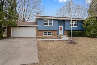 2720 Lynnville Ct, Lindenwood, IL 61049