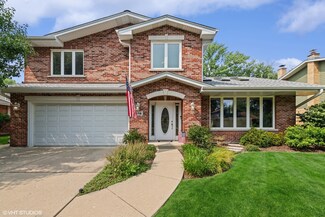 516 E Juniper Dr, Palatine, IL 60074