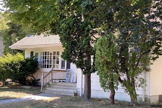 12 N Pleasant St, South Dartmouth, MA 02748