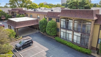 1602 Gardiner Ln Unit 222, Louisville, KY 40205