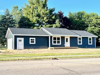 518 S Sullivan Ave, Fremont, MI 49412