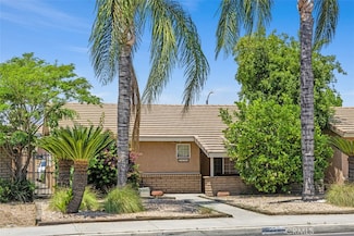 2820 W Devonshire Ave, Hemet, CA 92545