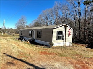 429 A & B Brown Farm Rd, Seneca, SC 29678