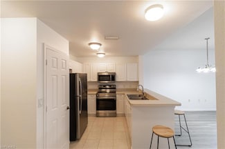 4450 Botanical Place Cir Unit 302, Naples, FL 34112