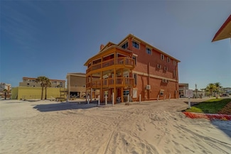 17606 Lee Ave, Redington Shores, FL 33708