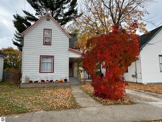 891 Farrar St, Cadillac, MI 49601