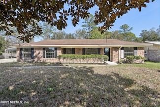 689 San Robar Dr, Orange Park, FL 32073