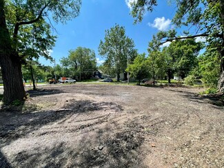 1418 E Vine St, Des Moines, IA 50316
