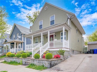157 Summit St, East Providence, RI 02914