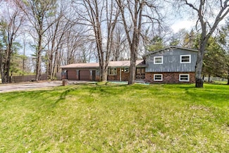 6048 Sarah Cir, Wisconsin Rapids, WI 54494