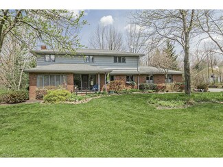 29349 Hidden Valley Dr, Chagrin Falls, OH 44022