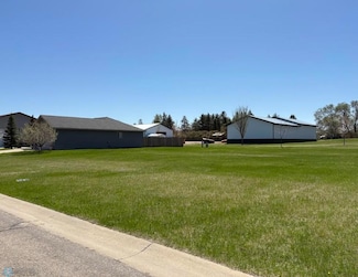 905 Red Willow Dr, Frazee, MN 56544