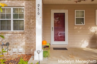 956 Ada Place Dr SE, Grand Rapids, MI 49546