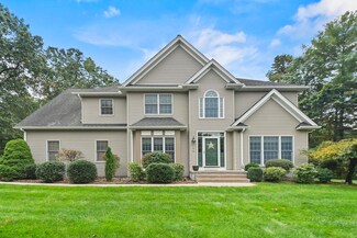 9 Old Farm Rd, Wilbraham, MA 01095