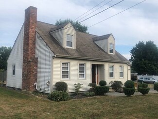 70 New Gardner Neck Rd, Swansea, MA 02777