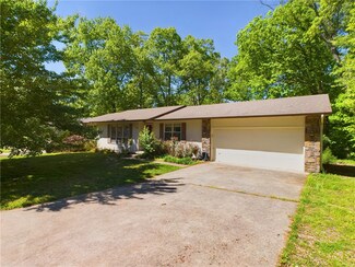 16 Lambourn Dr, Bella Vista, AR 72714