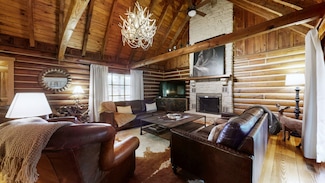 2739 Thompson Station Rd E, Thompsons Station, TN 37179