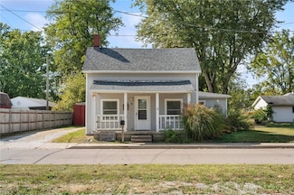 8 N Sycamore St, Jamestown, OH 45335