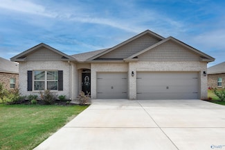 14316 Leadenhall Ln, Athens, AL 35613