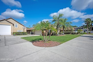 1966 N Lakeshore Dr, Fleming Island, FL 32003