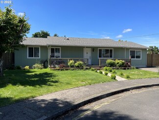 375 SW Juniper St, Junction City, OR 97448