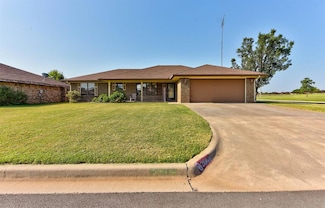 2000 Morgandee Ln, Weatherford, OK 73096