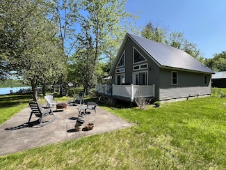 1 Tewksbury Ln, Ripley, ME 04930