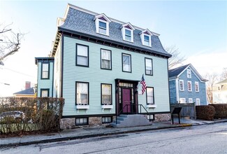 21 School St Unit 4, Newport, RI 02840