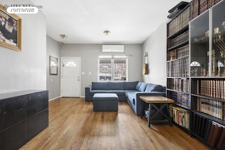 52 E 55th St, Brooklyn, NY 11203