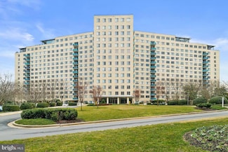 10401 Grosvenor Place Unit 722, Rockville, MD 20852