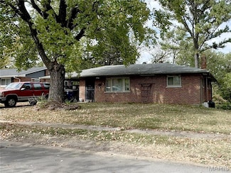 8445 Hawkesbury Dr, Saint Louis, MO 63121
