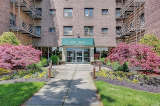 204-15 Foothill Ave Unit B10, Hollis, NY 11423