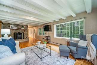 15 Wilson Way, Flat Rock, NC 28731
