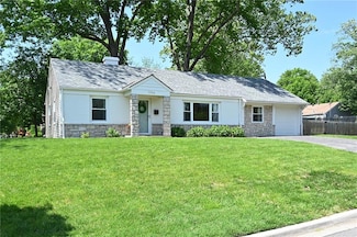7554 Booth Dr, Prairie Village, KS 66208
