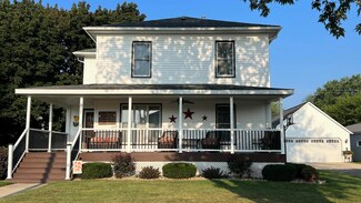 227 S Locust Ave, New Hampton, IA 50659