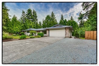 13 Makah Way, La Conner, WA 98257