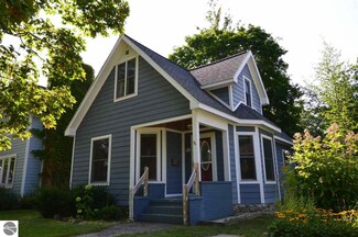 615 W Eleventh St, Traverse City, MI 49684