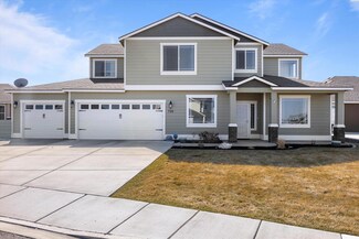 799 Pikes Peak Dr, West Richland, WA 99353