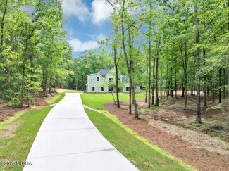 636 Harbour Shores Dr, Jackson, GA 30233
