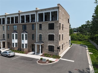 1702 Old Brick Rd Unit B, Glen Allen, VA 23060