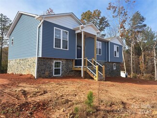 6087 Isaiah Ct, Hickory, NC 28601