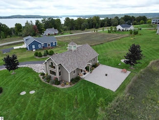 4740 E Water View Dr, Lake Leelanau, MI 49653