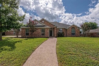828 Cheyenne Trail, Hewitt, TX 76643