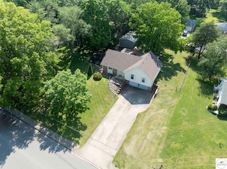 1305 S 8th St, Clinton, MO 64735