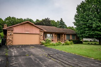 5754 Skyway Dr NE, Comstock Park, MI 49321