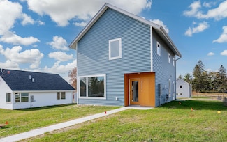 711 NW 7th St, Grand Rapids, MN 55744