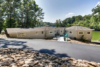 1400 Palmer Dr, Lenoir City, TN 37772