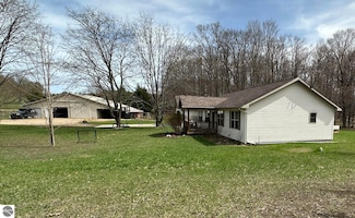 2953 Miller Rd, Thompsonville, MI 49683