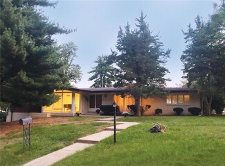 10 Dumbarton Dr, Saint Louis, MO 63132