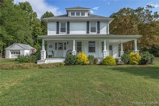 945 Waverly Ave, Kilmarnock, VA 22482